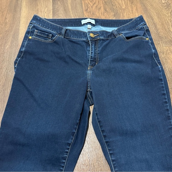 Lane Bryant Signature Fit Skinny Jean Indigo Dark Wash Size 16 Stretch - Picture 4 of 11